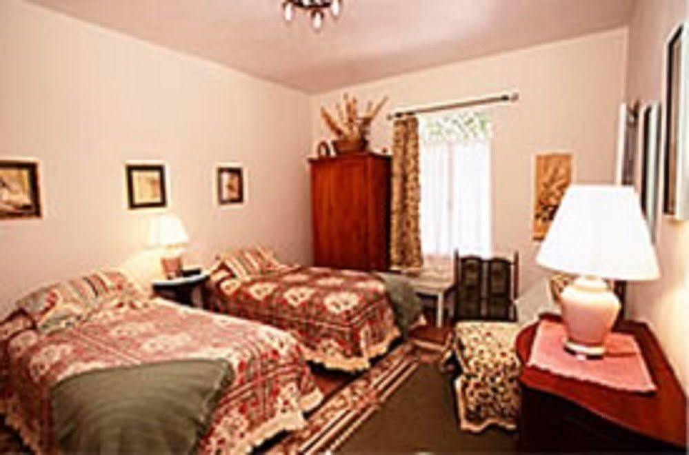 Spirit Tree Inn B&B Patagonia Екстериор снимка